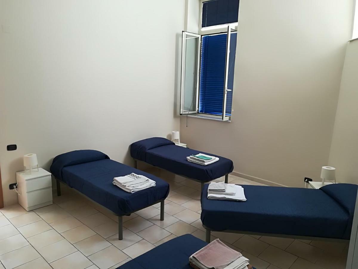 Ale&France House Bed & Breakfast Napoli Bagian luar foto