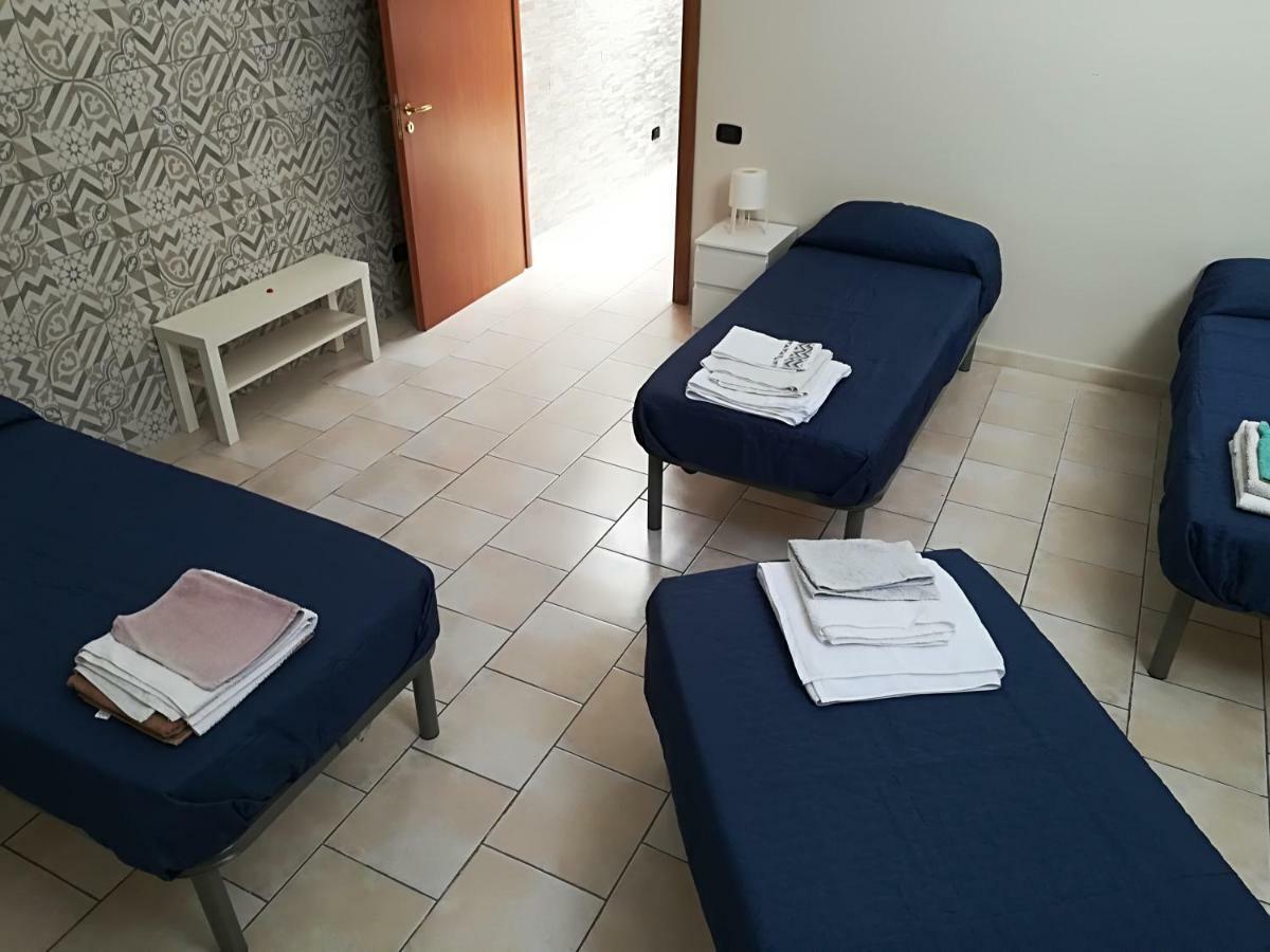 Ale&France House Bed & Breakfast Napoli Bagian luar foto