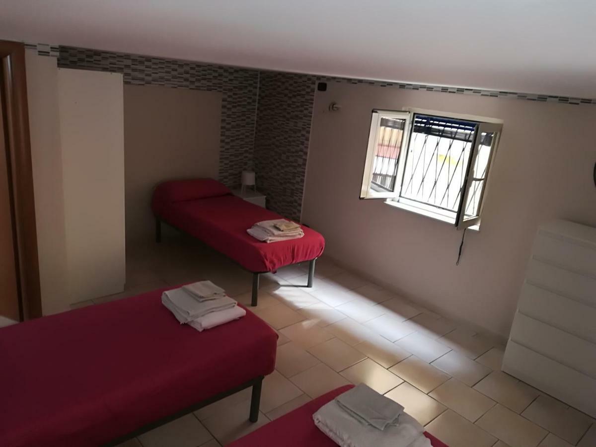 Ale&France House Bed & Breakfast Napoli Bagian luar foto